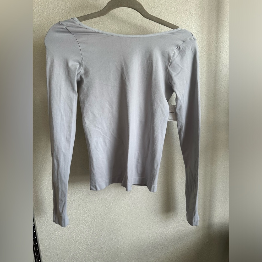 FREE PEOPLE Women's Light Gray Long Sleeve Top.
